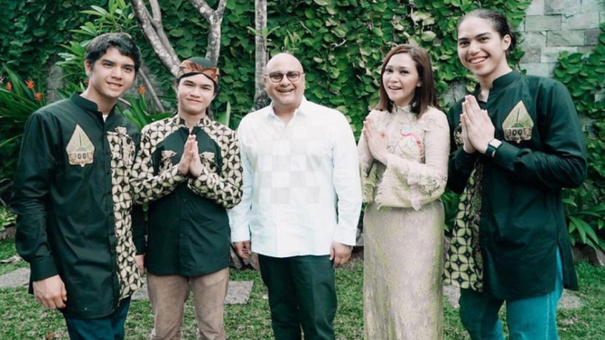 Maia Estianty ke Al, El, Dul: Doain Ayah, Daddy, dan Tante Mulan (Foto: Instagram)