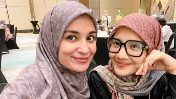 Cerita Zaskia Sungkar dan Shireen Sungkar Pernah Jadi Cleaning Service di Australia (Foto: Instagram)