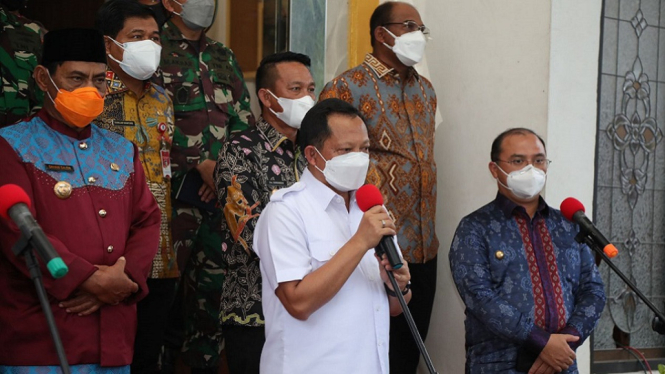 Angka Kasus Covid-19 Turun, Mendagri Minta Masyarakat Tetap Waspada dan Terapkan Prokes (Foto Puspen Kemendagri)