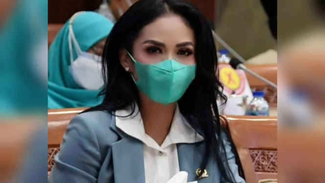Krisdayanti Beberkan Gaji Jadi Wakil Rakyat, Nilainya Fantastis (Foto: Instagram)
