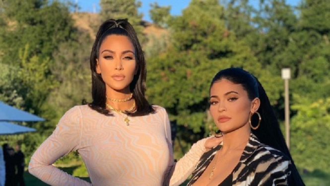 Beberkan Sifat Anggota Keluarga, Kylie Jenner Sebut Kim Kardashian Wanita yang Setia (Foto: Instagram)