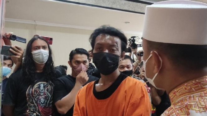 Sempat Viral, Pelaku Pembakar Mimbar Masjid Akhirnya Ditangkap Polisi, Ini Motifnya (Foto Humas Polrestabes Makassar)