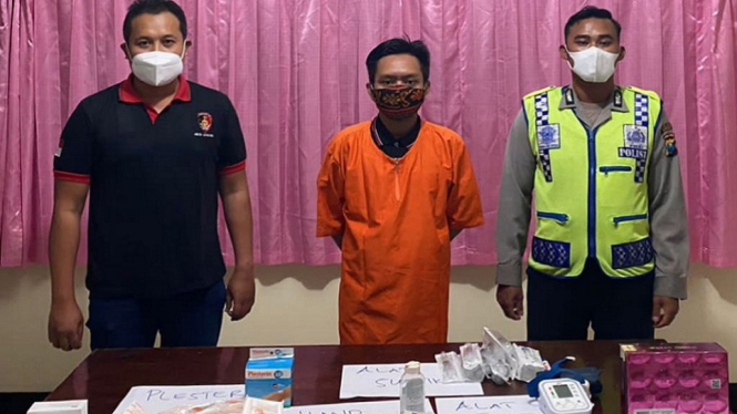 Buka Praktik Suntik Pemutih Kulit Ilegal, Tukang Cukur Rambut Ditangkap Polisi (Foto Kumparan)