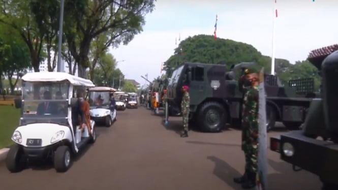 jokowi di hut tni2