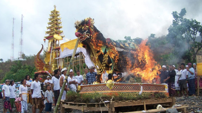 Upacara Ngaben di Bali Tunjukkan Contoh Adaptasi Kebiasaan Baru (Foto Dok. Istimewa)