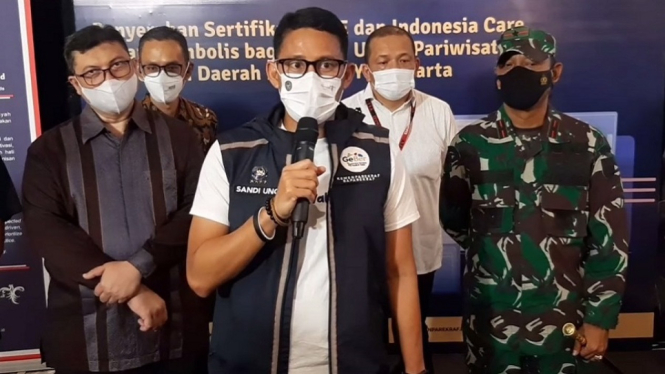 Sandiaga: Pariwisata Bisa Cepat Tumbuh dengan Terus Menggenjot Vaksinasi (Foto antvklik-Nuryanto)