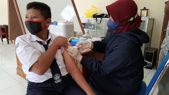 Para Pelajar di Lereng Gunung Merapi Mulai Disuntik Vaksin Covid-19 Dosis Kedua (Foto antvklik-Agus)