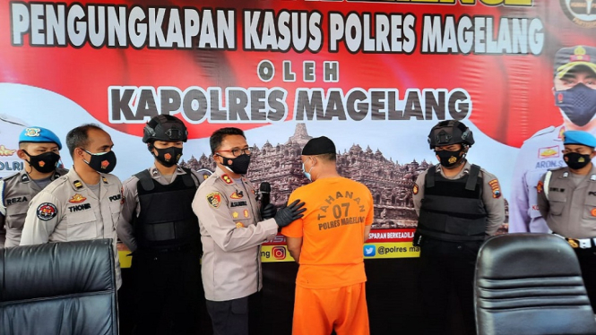 Miliki Puluhan Pil Psikotropika, Seorang Pria WNA Ditangkap Tim Polres Magelang (Foto Humas Polres Magelang)