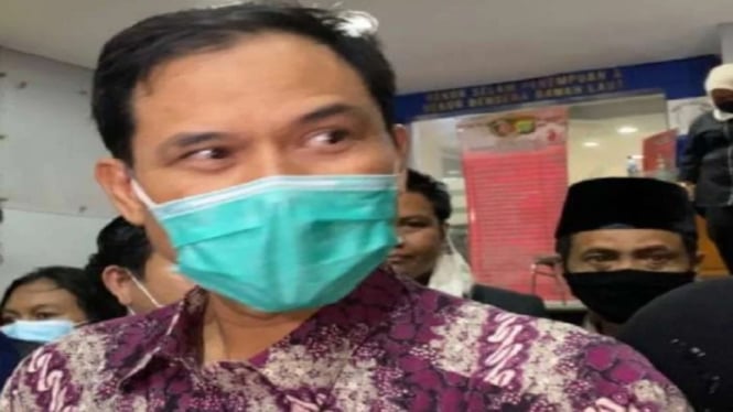 Mantan Sekretaris FPI, Munarman Jalani Sidang Perdana Kasus Terorisme (Foto: Viva.co.id)