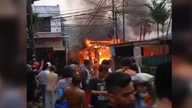 Arus Pendek Listrik Picu 4 Kios di Kemandoran Terbakar