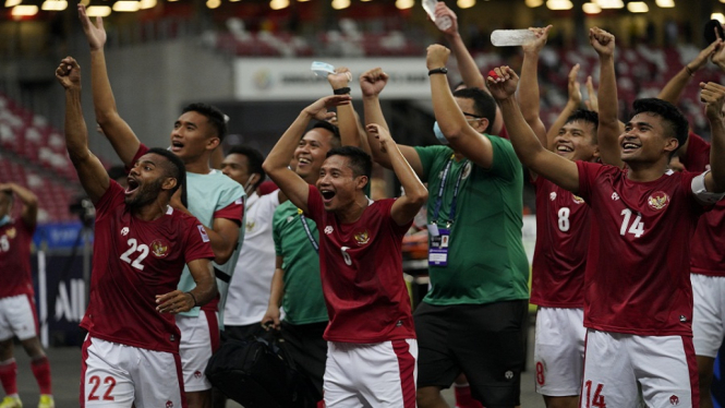 Indonesia vs Malaysia 4-1 perayaan pemain dan pelatih di lapangan