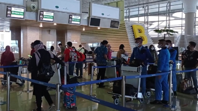 Jelang Nataru, Bandara YIA Mulai Dipadati Penumpang Bandara YIA Yogyakarta Meningkat