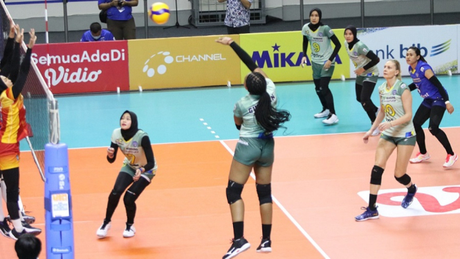 Bandung Bjn Tandamata vs Jakarta Elektrik PLN 3-0 Madeline Guillen spike
