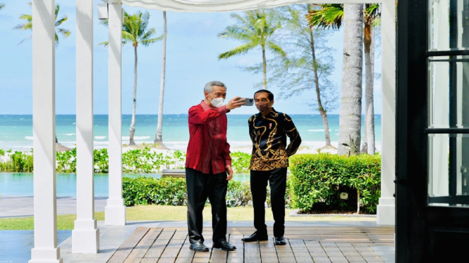 Jokowi dan PM Lee