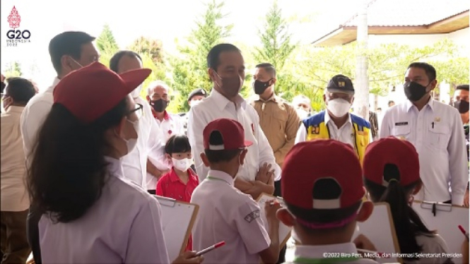 Jokowi bertemu anak SD