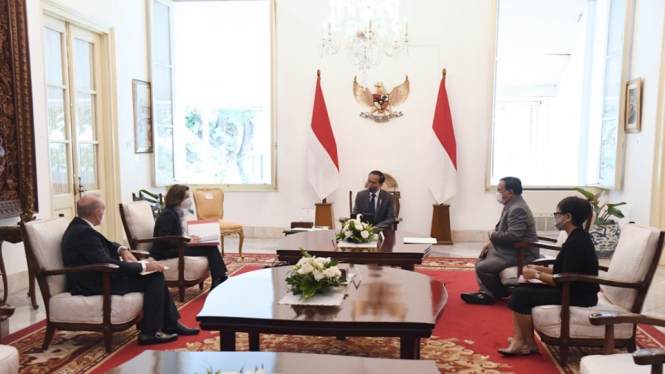 Jokowi terima angkatan bersenjata Perancis