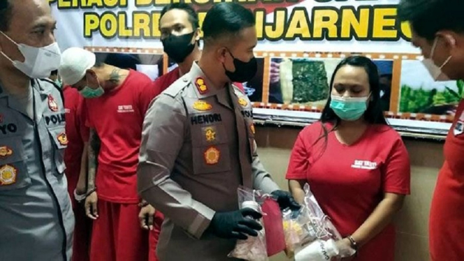 Jual Narkoba, Mama Muda di Banjarnegara Diciduk Polisi, Ngaku Kulakan dari Marketplace (Foto Dok. Humas Banjarnegara)