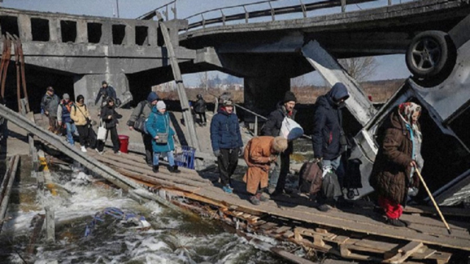 Ukraina Tuding Pasukan Rusia Tembaki Iringan Pengungsi. 7 Orang Dilaporkan Tewas