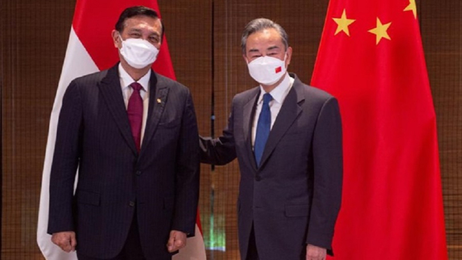 Dukungan China untuk Presidensi G20 Indonesia Perlu Dicermati (Foto: Menteri Koordinator Bidang Kemaritiman dan Investasi Luhut Binsar Pandjaitan dan Menteri Lu