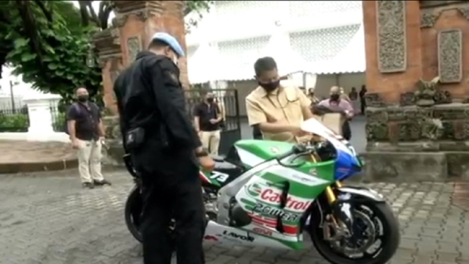 Kedatangan Motor peserta MotoGP di komplek Istana Negara