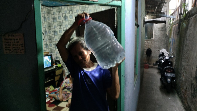 Pasokan Air Terhenti, Warga Kampung Bandan Alami Krisis Air Bersih Dua Minggu Lebih