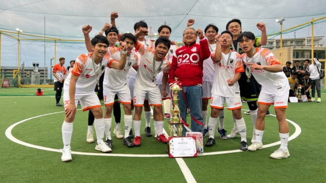 Dubes Heri Akhmadi dan klub Gajah Bringas juara 1 Ambassador Cup 2022