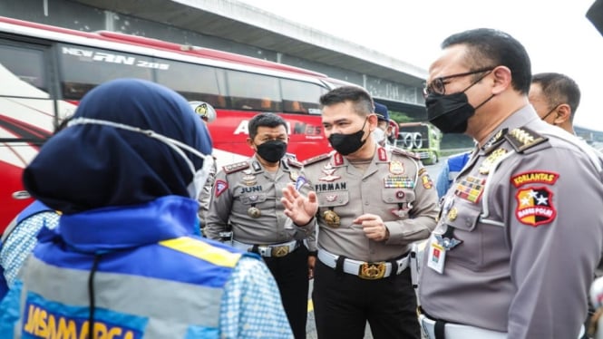 Polri Cek Kesiapan Fisik Jalur Mudik Lebaran di Tol Cikampek