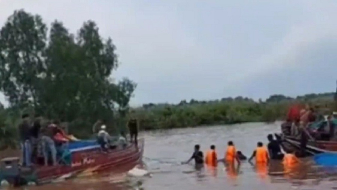 Spead Boat Alami Laka Laut, 22 Penumpang Selamat