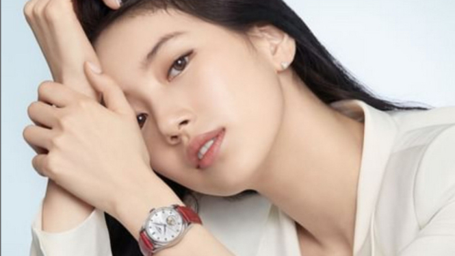 Bae Suzy yang menjadi Brand Ambassador jam tangan Longines. Sumber foto Instagram @longines