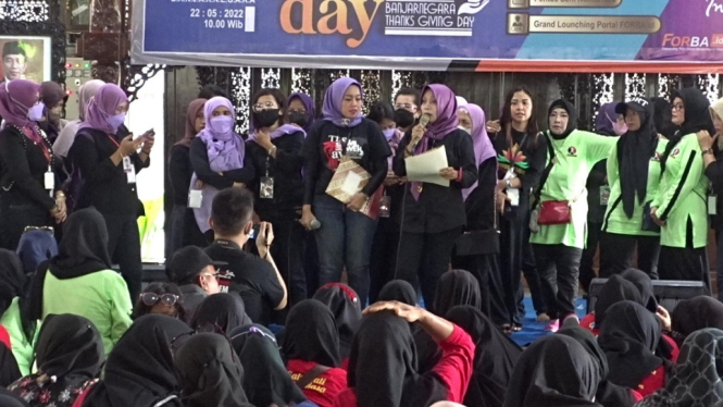 Tolak stigma negatif, ratusan janda di Banjarnegara bikin JAKET (antv / Ronaldo Bramantyo)