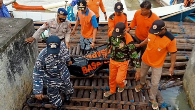 Tragis, Nelayan Ditemukan Meninggal Dunia Terjerat Jaring Miliknya (Foto antvklik-Wahyu)