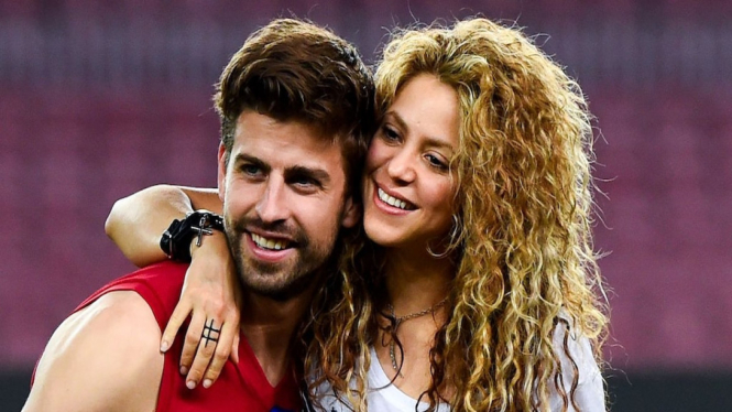 Gerard Pique dan Shakira (Foto: sportsbrief)
