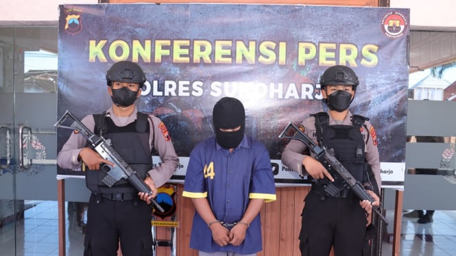 Peras Uang dan Cabuli Korbannya, Dukun Palsu di Sukoharjo Dibekuk Polisi (antv / Yustinus Bagus)