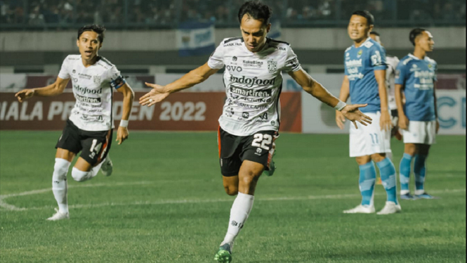 Persib Bandung vs Bali United 1-1 selebrasi gol Novri Setiawan