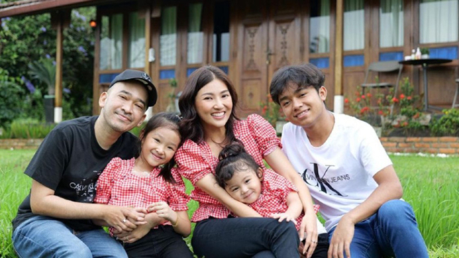 Momen kebersamaan Ruben Onsu dan keluarga dalam akun Instagram @ruben_onsu