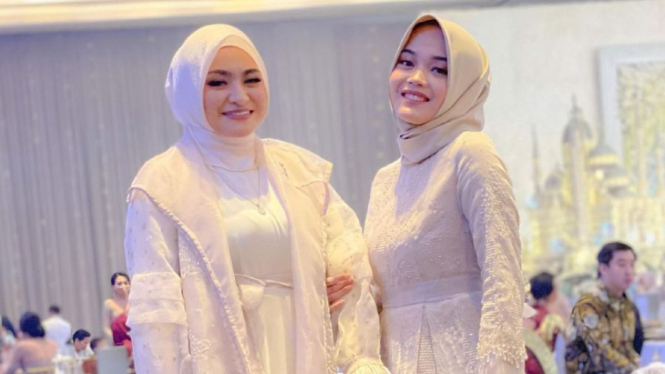 Kebersamaan Putri Delina dan Nathalie Holscher di akun Instagram @putridelinaa