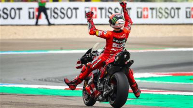 Francesco Bagnaia tampil sebagai juara MotoGP Assent Belanda 2022
