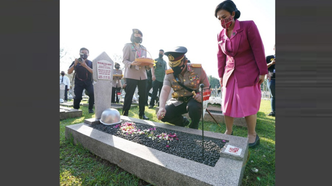 Beri Penghormatan ke TMP Kalibata, Kapolri Lanjutkan Semangat Pahlawan Wujudkan Indonesia Emas (Foto Istimewa)