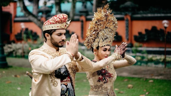 img artis bollywood menikahi perempuan indo