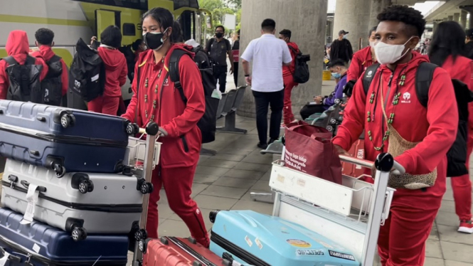 Timnas Wanita Indonesia tiba di Bandara Internasional Ninoy Aquino, Filipina.