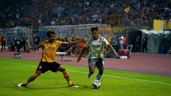 Bhayangkara FC vs Persib Bandung 2-2 (Persib)