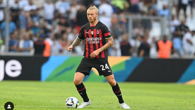 Simon Kjaer bek AC Milan asal Denmark sembuh dari cidera lutut