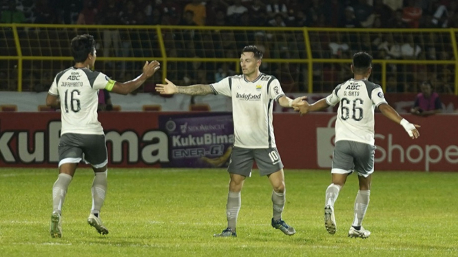 Pekan ke-7 Liga 1, PSM Makassar 5-1 Persib Bandung