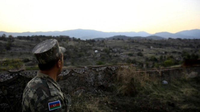 Tentara Azerbaijan di perbatasan.