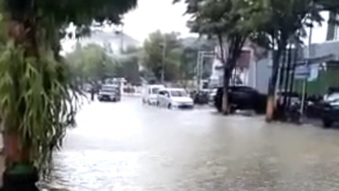 Hujan Deras, Ruas Jalan utama Kota Pacitan Bak Lautan