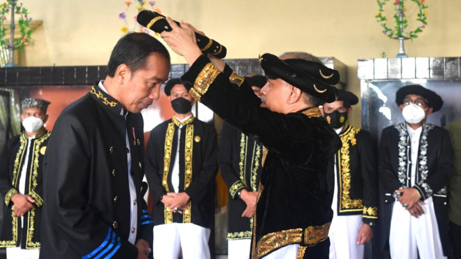 Presiden Jokowi Dinobatkan sebagai Dada Madopo Malamo