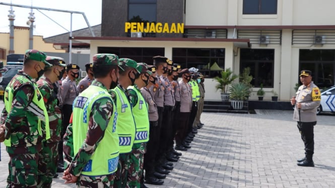 TNI - Polri sinergi patroli kampanye pilkades di Demak Jawa Tengah.