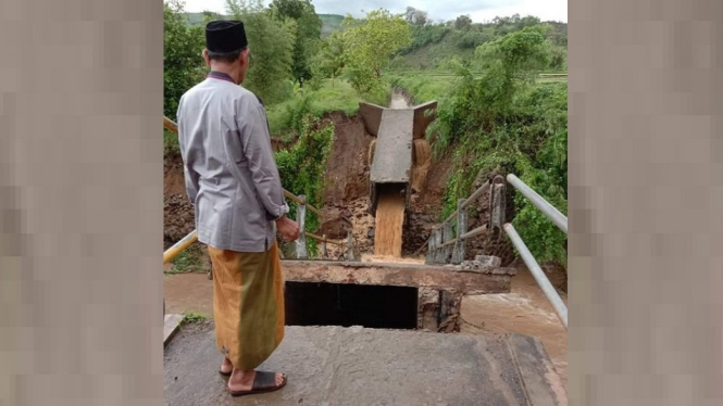 Banjir Rendam Ratusan Rumah dan Memutus Jembatan Talang Air