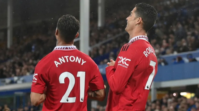 Selebrasi baru Ronaldo dan Antony