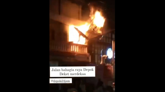 Video Detik-detik Minimarket di Sukmajaya Terbakar, Sempat Ada Ledakan
